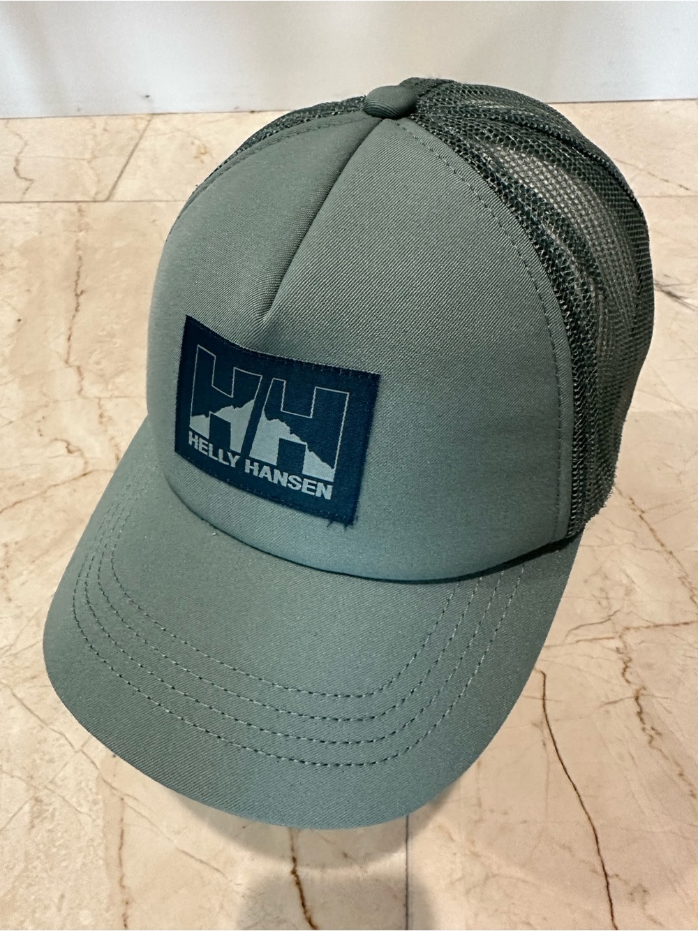 Helly Hansen HH Trucker Hat In Green EUC Standard Size Adult
